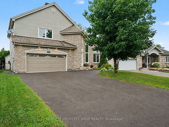 2nd image of 179 Sandra Cres