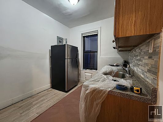 5th image of 24-20 27th St #2B