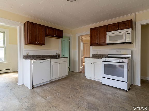 5th image of 62 Lincoln Ave #1