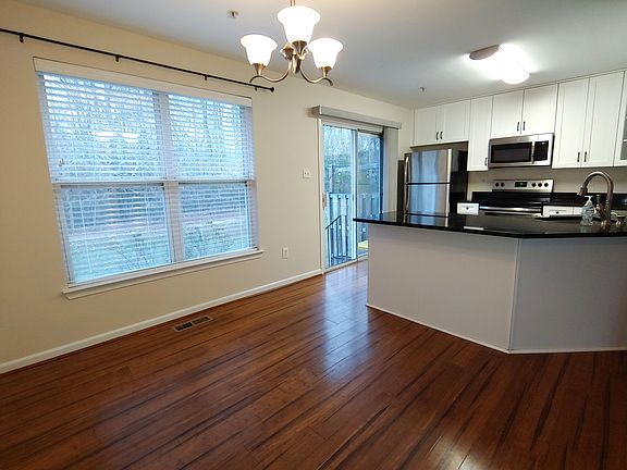 5th image of 2660 Cedar Elm Dr