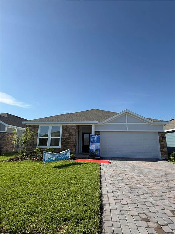 4 bed, 5.0 bath, 2366 sqft, $2,300 — Photo 1