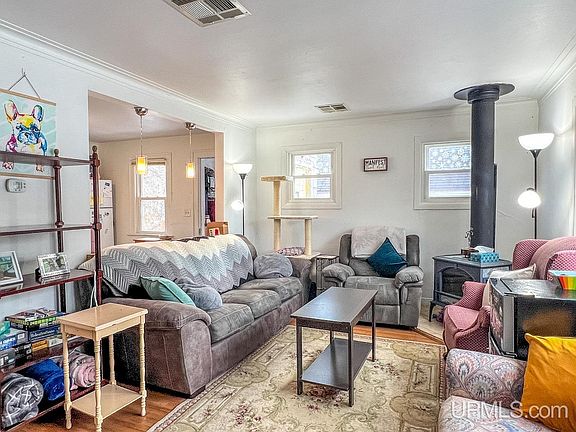 4th image of 1180 Woodridge Avenue