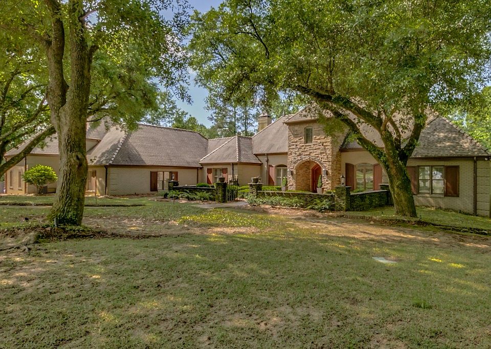 1st image of 700 Indian Hills Dr