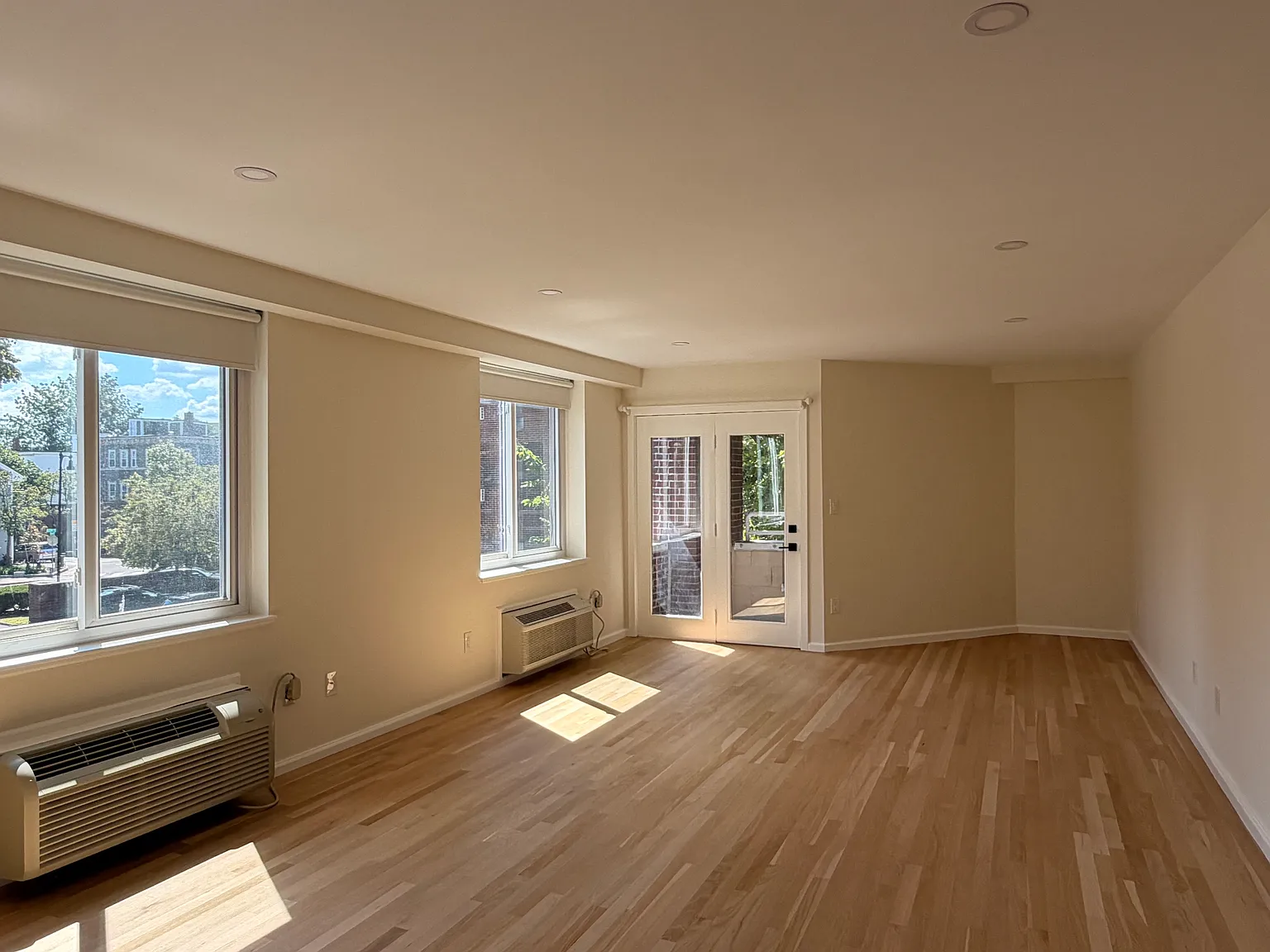 2 bed, 1068 sqft, $5,000 — Photo 2