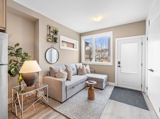 449 Lansdowne Ave #B, Toronto, ON M6H 3Y2