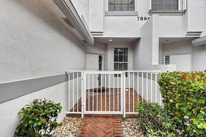 3 bed, 1508 sqft, $3,200 — Photo 1