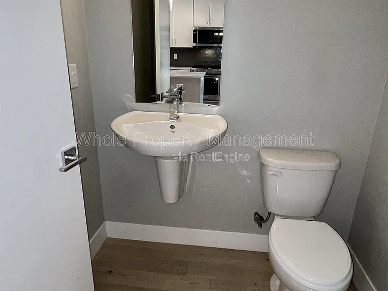 1547 Utica St — Photo 16