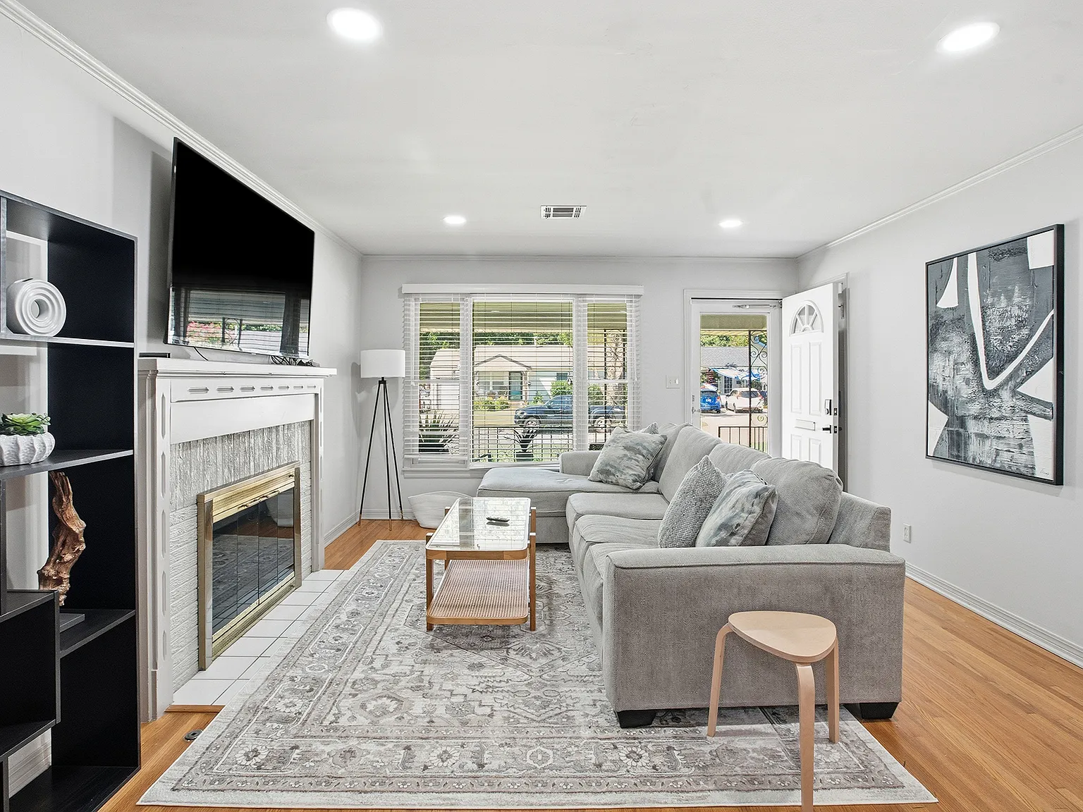 3 bed, 1547 sqft, $4,500 — Photo 1