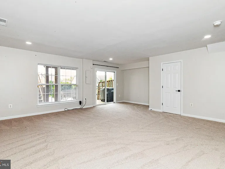 2900 Stockholm Way — Photo 20