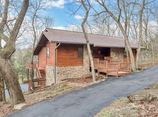 30 Hillside Dr, Pacific, MO 63069