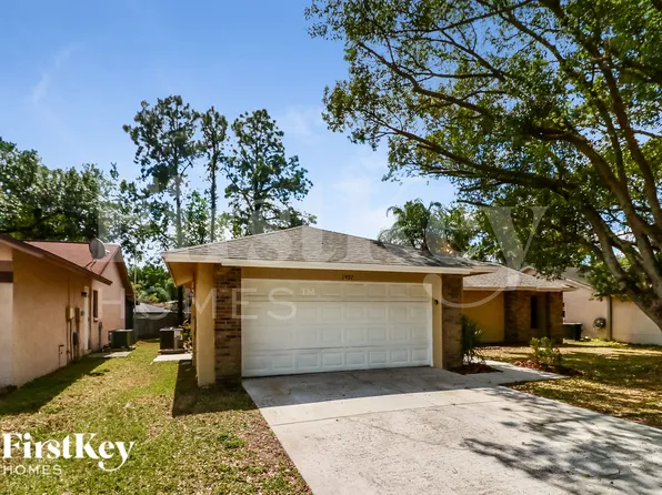 1907 Landside Dr, Valrico, FL 33594