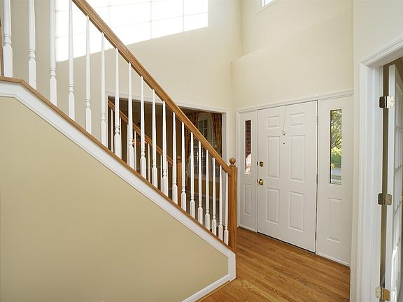 3rd image of 7587 Providence Woods Ct