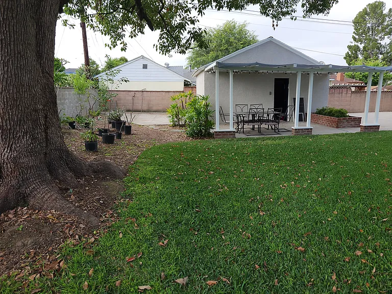 1310 Mayflower Ave — Photo 6