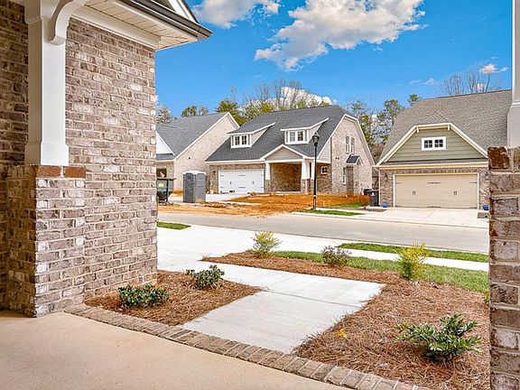 4920 Juniper Way Front Porch 2