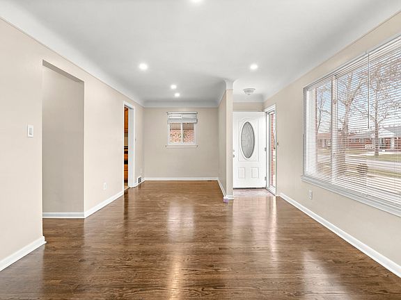 4th image of 6901 Rosemary St
