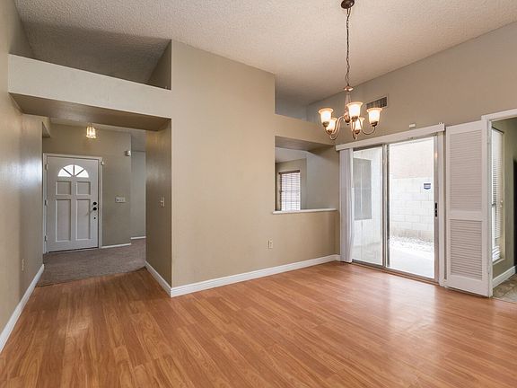 3rd image of 7846 W Peppertree Ln