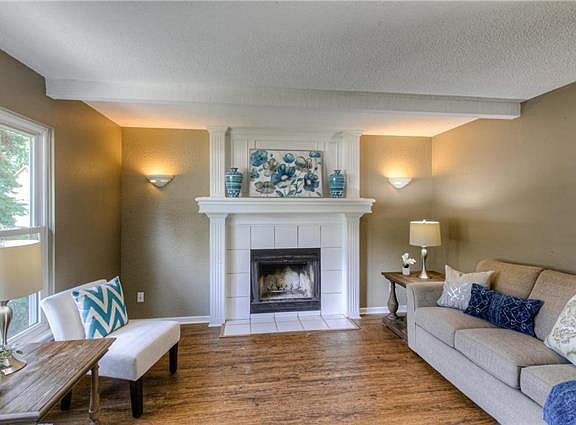 5th image of 1909 Place Liberte Dr