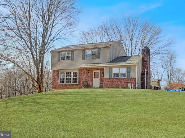 1172 Hidden View Dr, West Chester, PA 19380