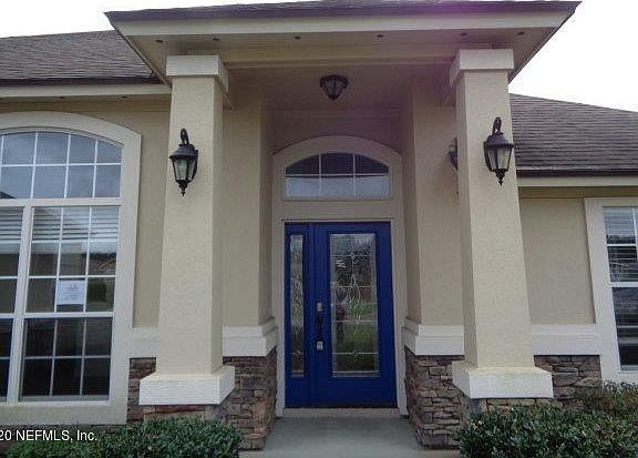 4th image of 2621 Royal Pointe Dr