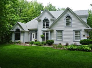 470 River Glen Dr, Aurora, OH 44202