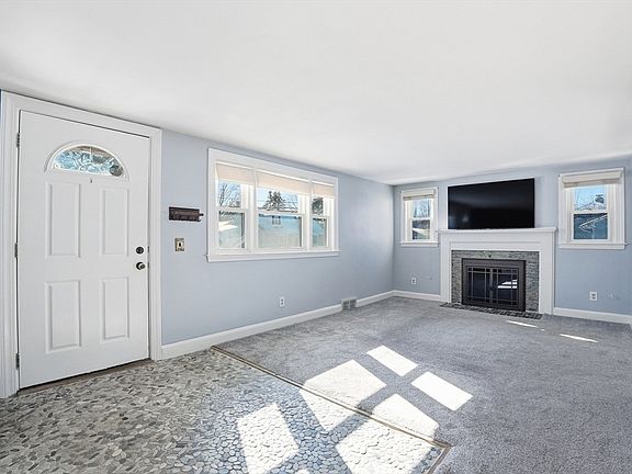 3rd image of 26 Tingley Rd