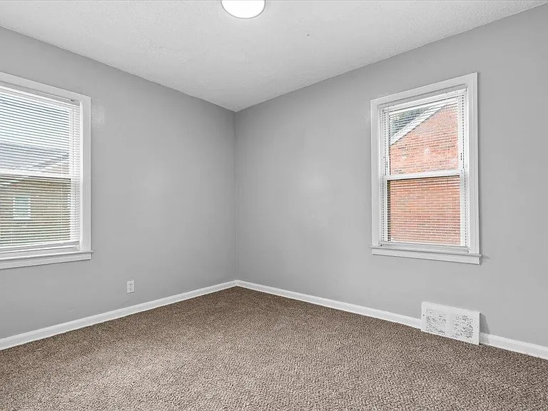 19953 Regent Dr — Photo 12