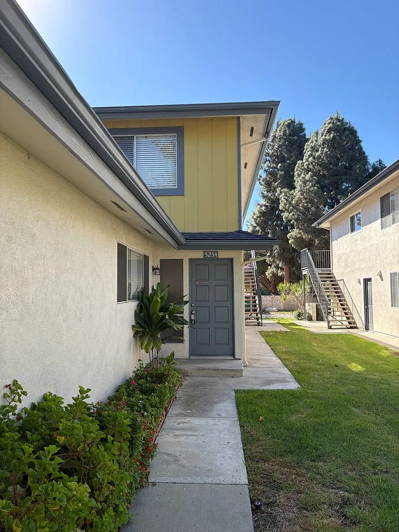 For Lease Updated 2-Bedroom Villa Ventura Townhouse Condo — Photo 1