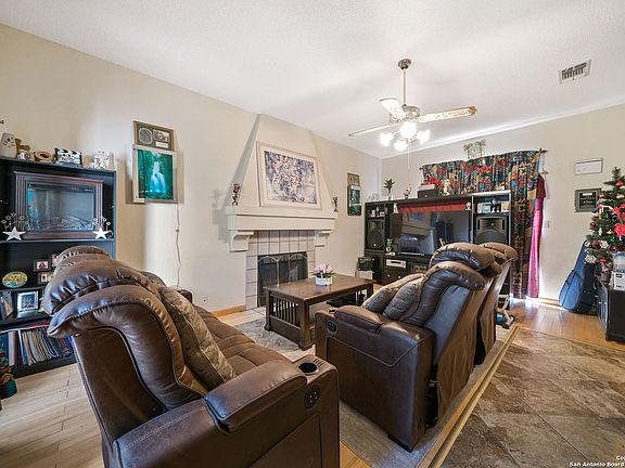 3rd image of 5986 SUNRISE BEND DR