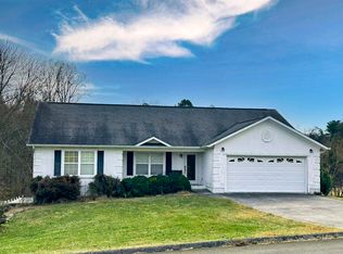 1536 Boardwalk Cir, Morristown, TN 37814