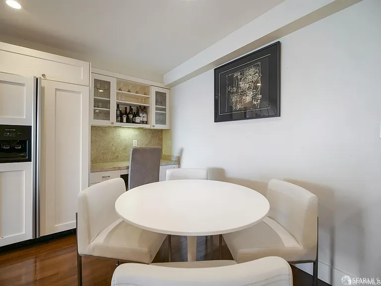 1177 California St #312 — Photo 9