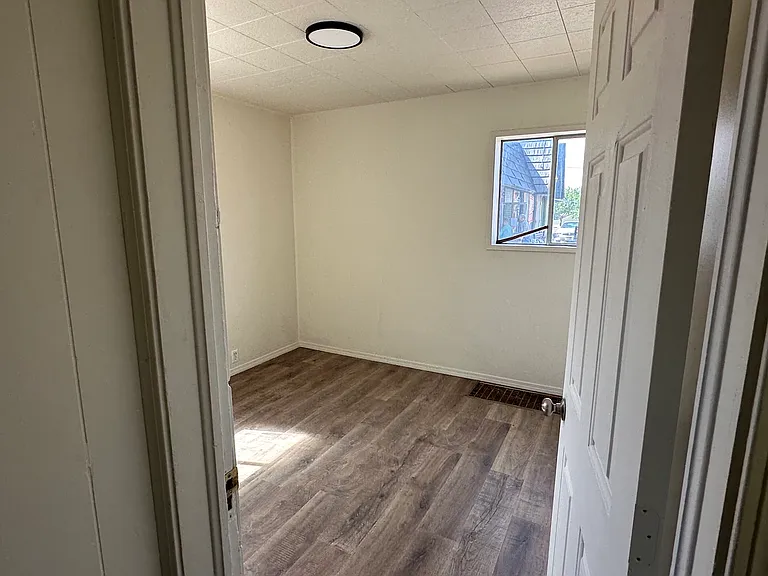721 Main St — Photo 9
