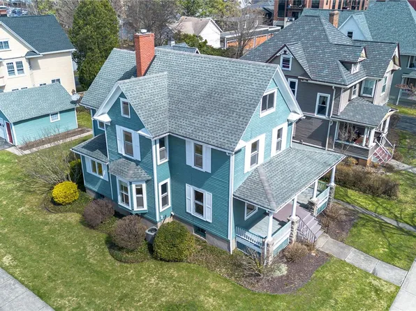 22 W Church St, Fairport, NY 14450