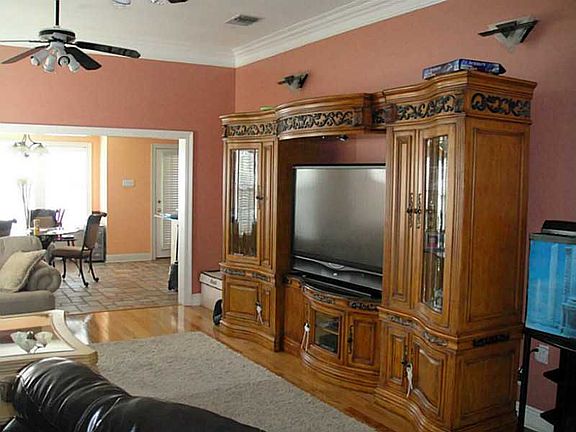 5th image of 101 Jeffer Dr