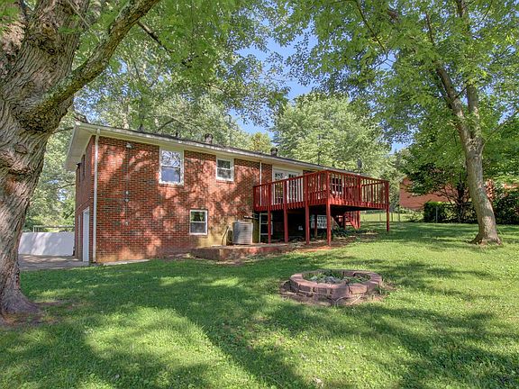 3rd image of 403 Montrose Dr