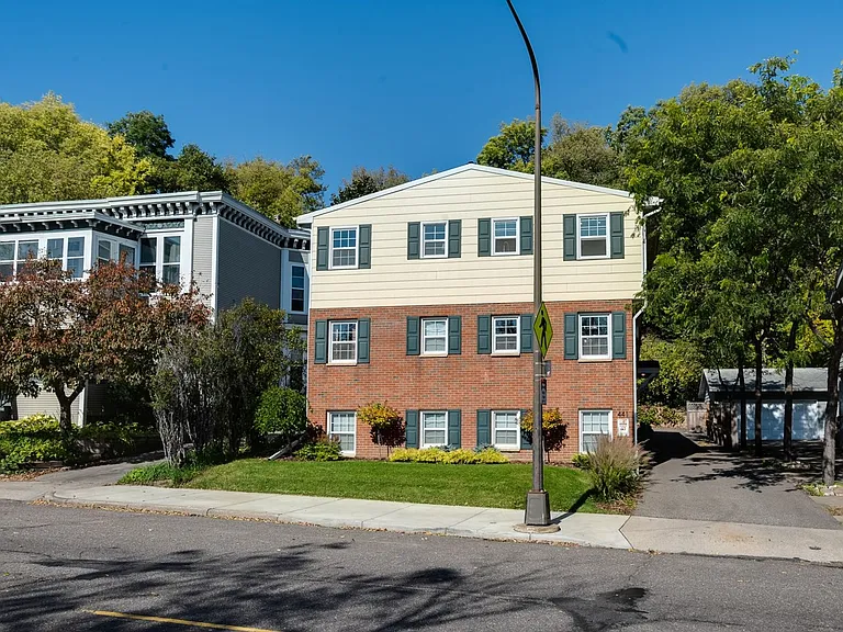 441 Grand Ave — Photo 20