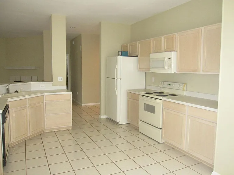 110 Commodore Dupont St — Photo 9