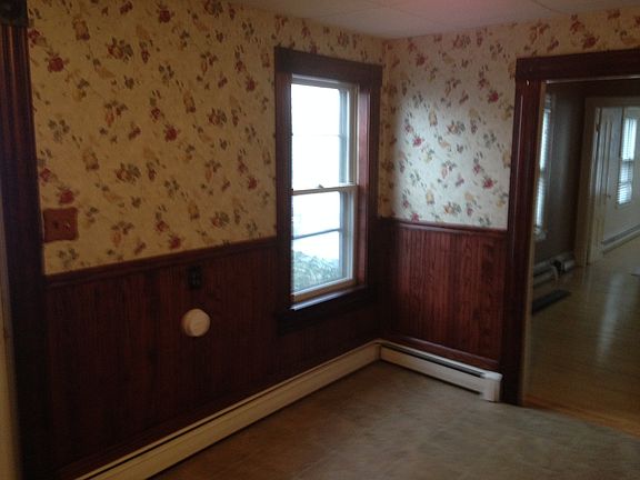Kitchen table area