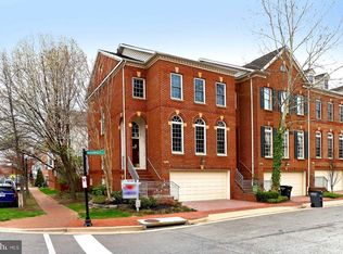 5251 Brawner Pl, Alexandria, VA 22304