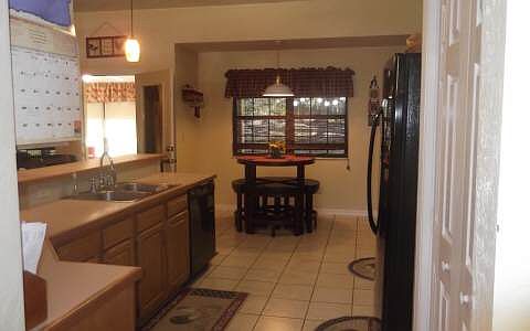 5th image of 169 NW Lakeside Ct