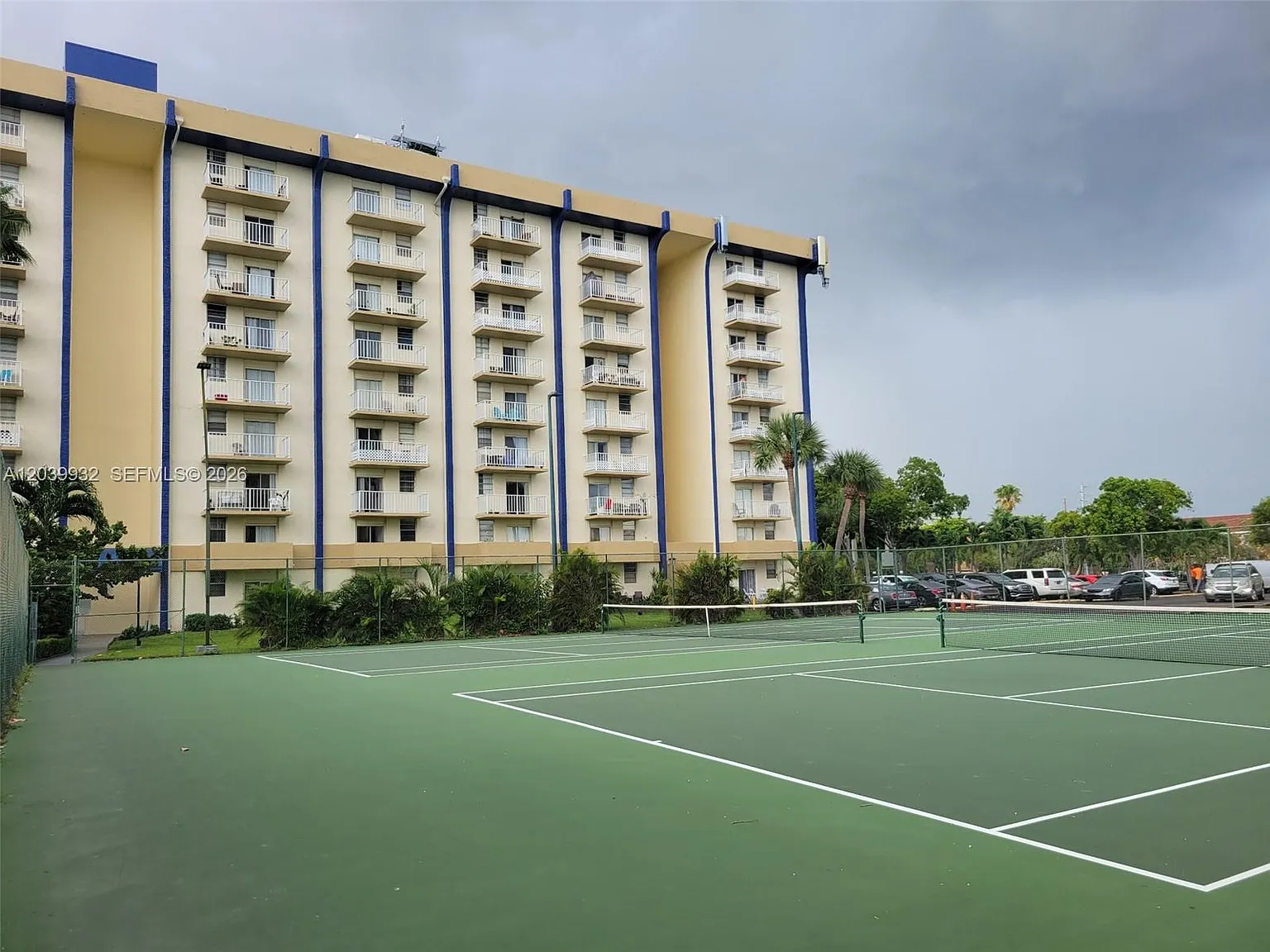 Yolanda Villas Condo — Photo 3