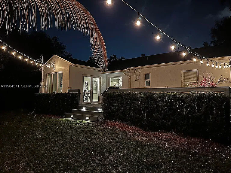 5850 SW 47th St — Photo 12