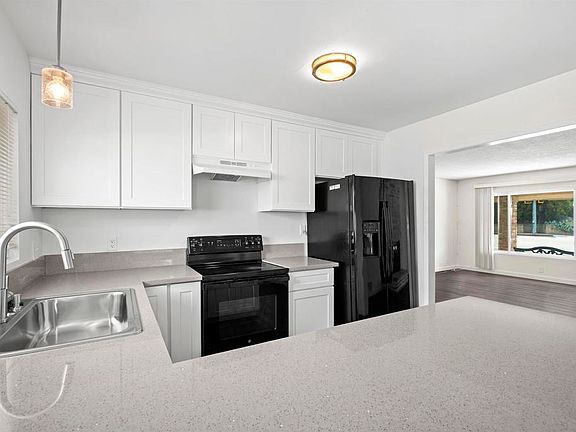3rd image of 8809 Los Coches Rd