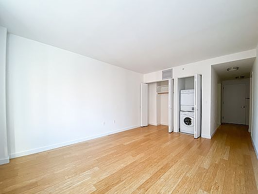 5th image of 310 E 2nd St APT 4F