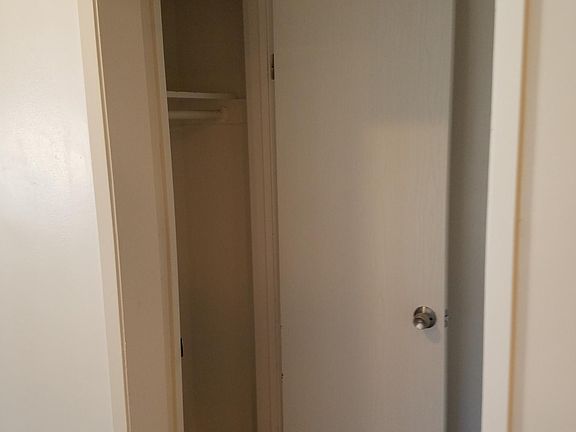 5th image of 4716 Jewell St