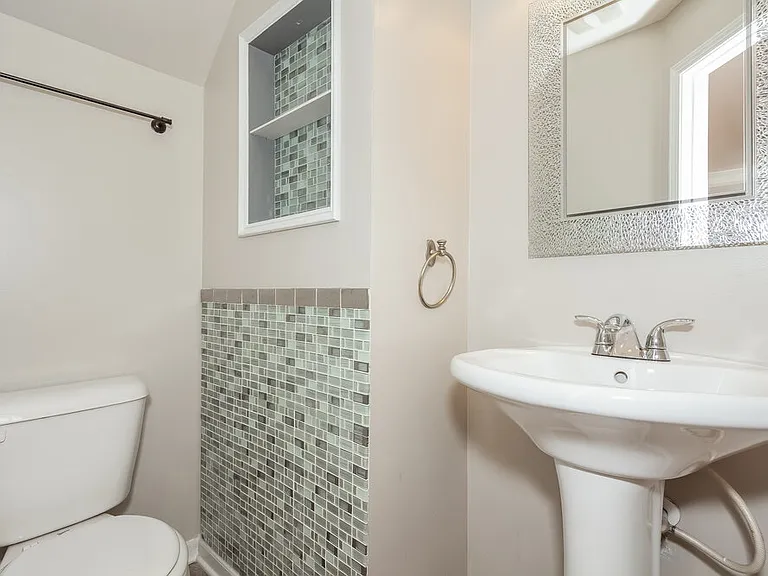 7913 Bushy Creek Dr — Photo 16