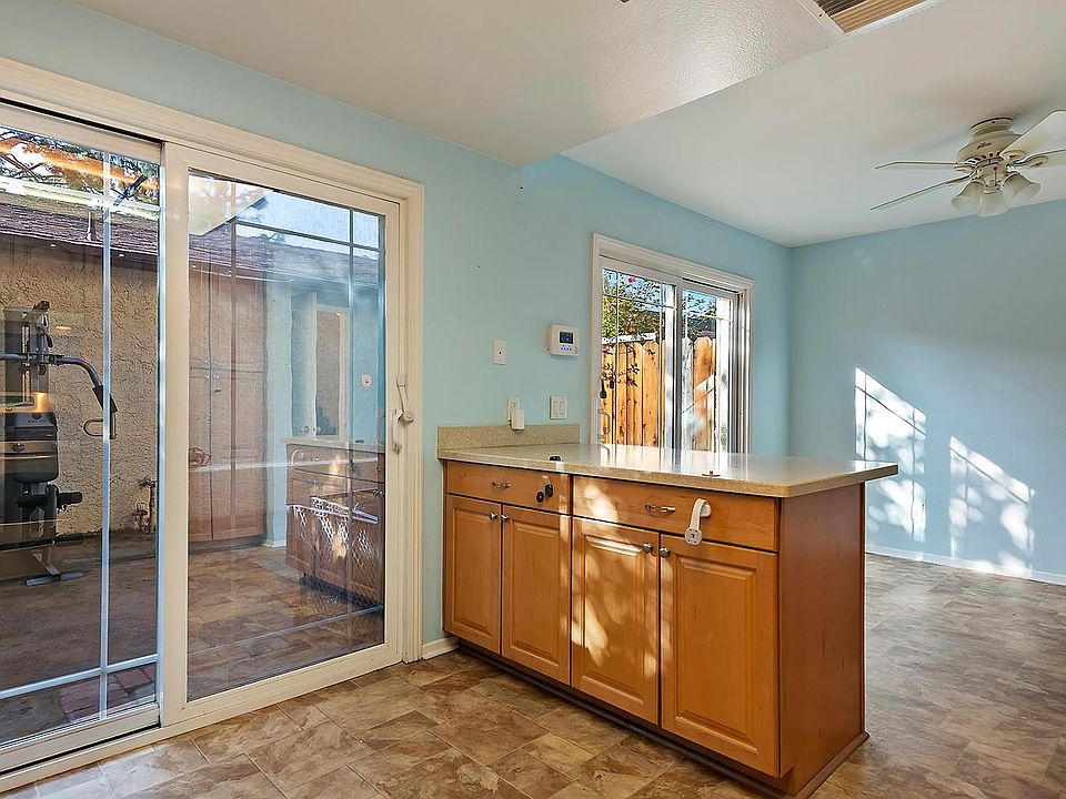 1st image of 8707 Cedros Ave #7