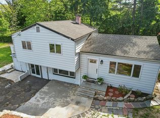 1 Renee Gate St, Cortlandt Manor, NY 10567