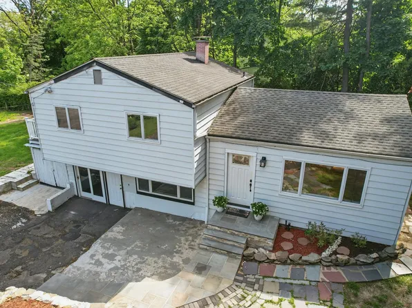 1 Renee Gate Street, Cortlandt Manor, NY 10567