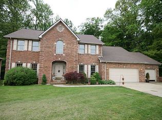 5523 Redbird Dr, Columbus, IN 47201