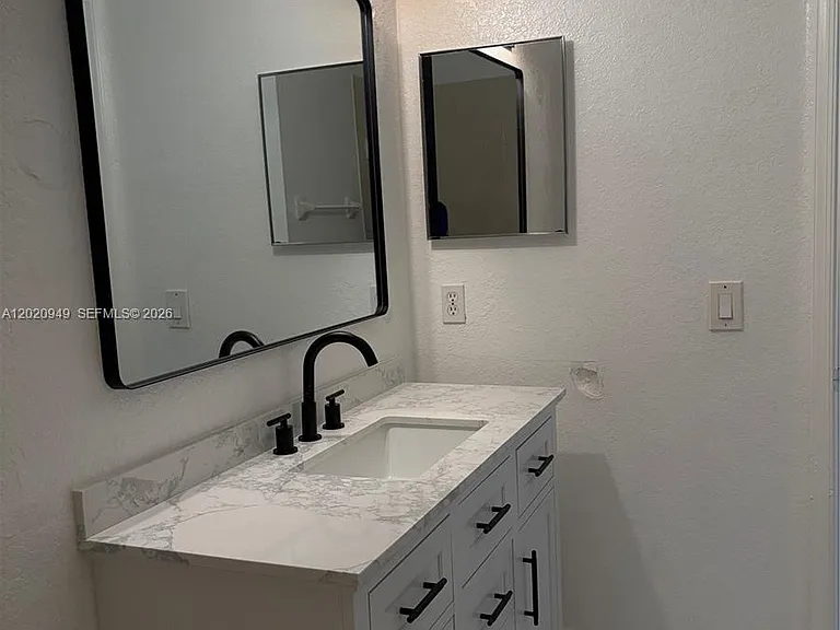 8835 S Isles Cir — Photo 9